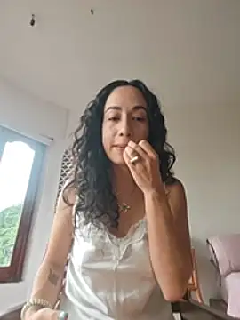 Snapshot of ComeFrutita chatting on July 18, 12:19 am ComeFrutita online show from July 18, 12:19 am