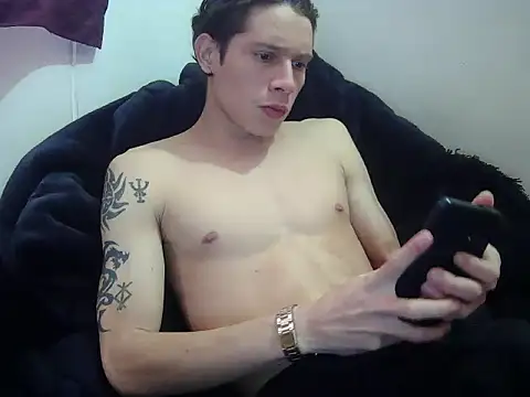 crixus11111 online show from April 22, 7:42 pm