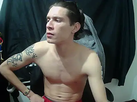 crixus11111 online show from May 4, 3:32 am
