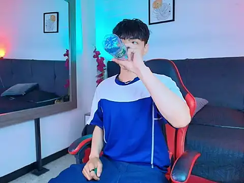 Andreew Style online show from April 30, 8:57 pm