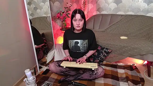Velvet Lily online show from May 1, 8:58 pm