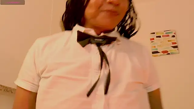 KeisySmith online show from April 21, 1:42 am