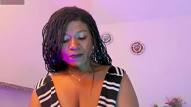 Snapshot of KeisySmith chatting on May 25, 7:56 pm KeisySmith online show from May 25, 7:56 pm
