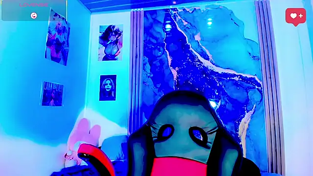 blonde queen- online show from April 29, 7:53 pm