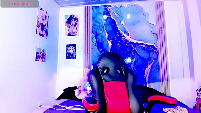 blonde queen- online show from June 10, 7:59 pm