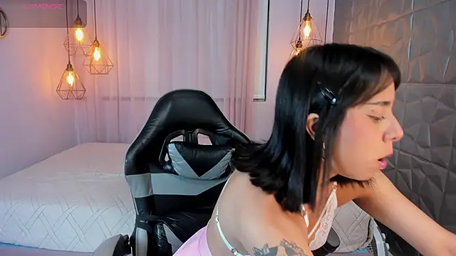 Magic oliviah online show from April 24, 3:30 am