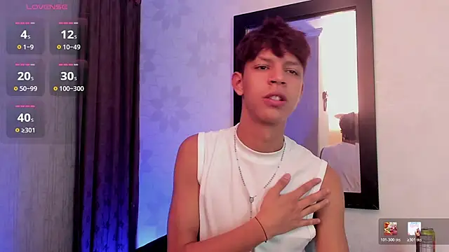 Snapshot of Ethan_qop chatting on August 1, 11:30 am Ethan qop online show from August 1, 11:30 am