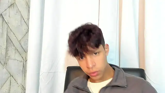 Snapshot of Ethan_qop chatting on July 26, 2:46 pm Ethan qop online show from July 26, 2:46 pm