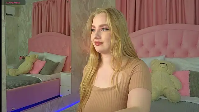 PollyNoire online show from March 21, 1:51 am