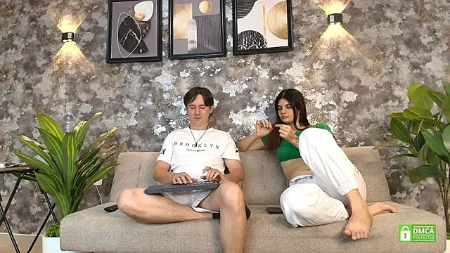 Mariana and Ronny online show from August 2, 6:12 am