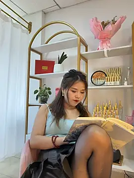 Xiaoxiao-y online show from April 29, 7:45 am