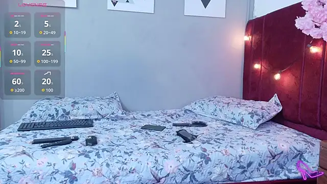 lindaa022 online show from May 13, 2:29 am