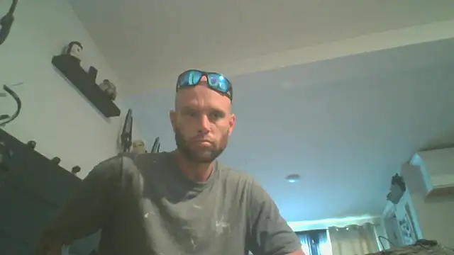 CaptCraker online show from April 3, 9:32 pm
