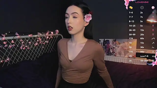 lizaa breeze online show from April 3, 5:30 pm