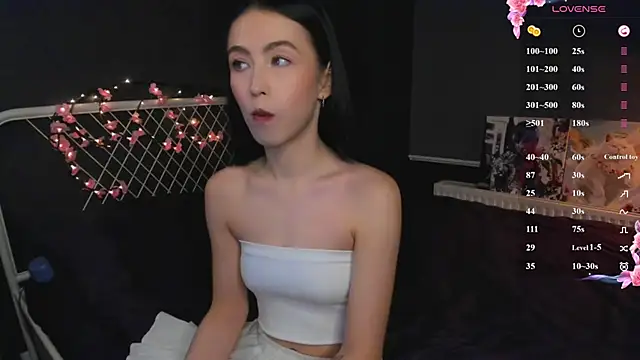 lizaa breeze online show from March 28, 5:03 pm