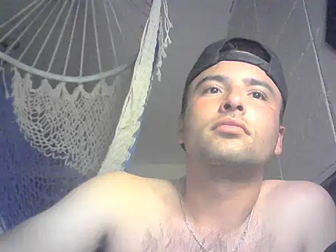 Snapshot of Relk130p chatting on May 24, 5:18 am Relk130p online show from May 24, 5:18 am