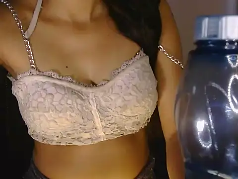 Snapshot of Tanisha_cute chatting on March 27, 4:32 am Tanisha cute online show from March 27, 4:32 am