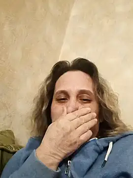 KatieLove133 online show from April 1, 4:26 pm