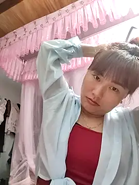 Lucxy-ki6 online show from May 3, 10:57 pm