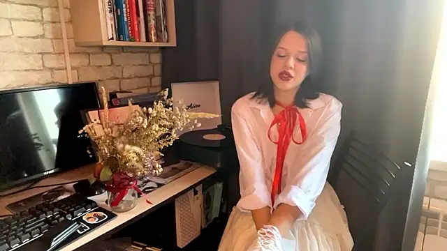 SarahHunnye online show from March 15, 11:56 pm