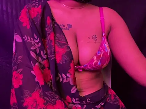 IND Queen21 online show from April 10, 7:54 pm