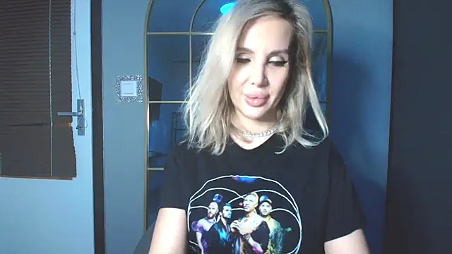 SexyQueenNina online show from March 3, 6:48 pm