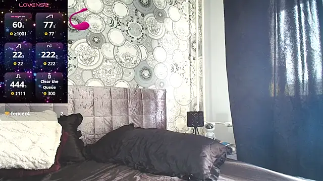 SexyQueenNina online show from March 28, 8:37 am