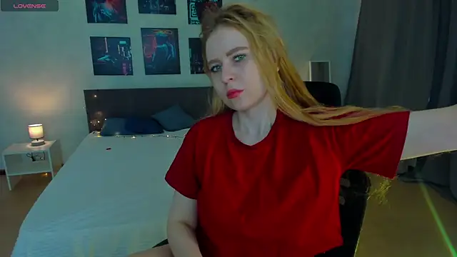 Shiny Liss online show from April 28, 1:37 am