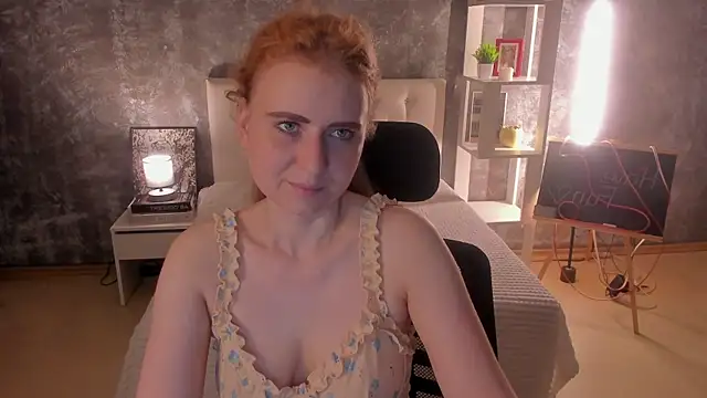 Snapshot of Shiny_Liss chatting on June 25, 1:47 am Shiny Liss online show from June 25, 1:47 am