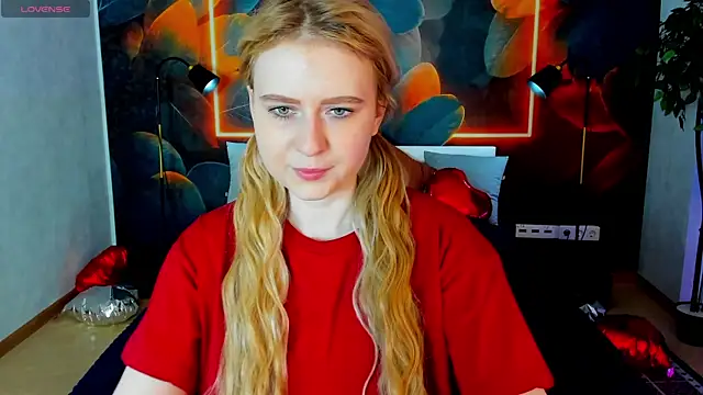 Shiny Liss online show from April 10, 1:34 am