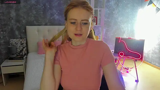 Snapshot of Shiny_Liss chatting on May 5, 1:41 am Shiny Liss online show from May 5, 1:41 am