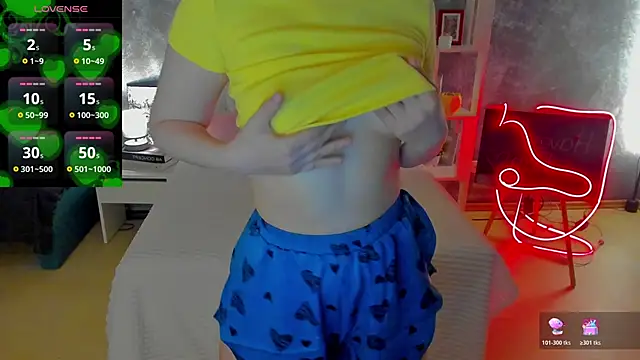 Snapshot of Shiny_Liss chatting on May 16, 1:37 am Shiny Liss online show from May 16, 1:37 am