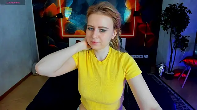 Shiny Liss online show from April 29, 1:32 am