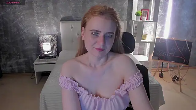 Snapshot of Shiny_Liss chatting on June 20, 1:32 am Shiny Liss online show from June 20, 1:32 am