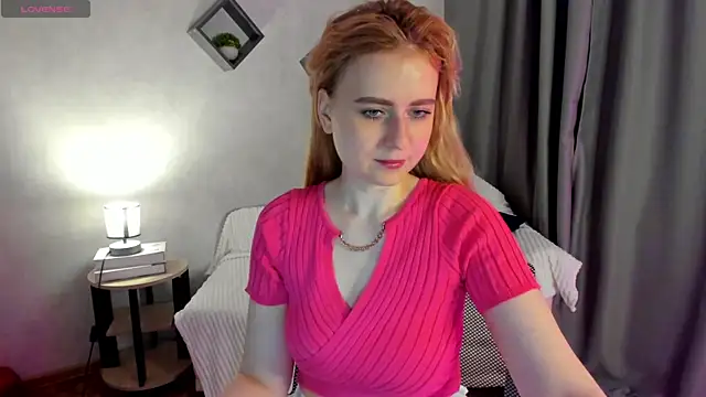 Shiny Liss online show from April 3, 1:34 am