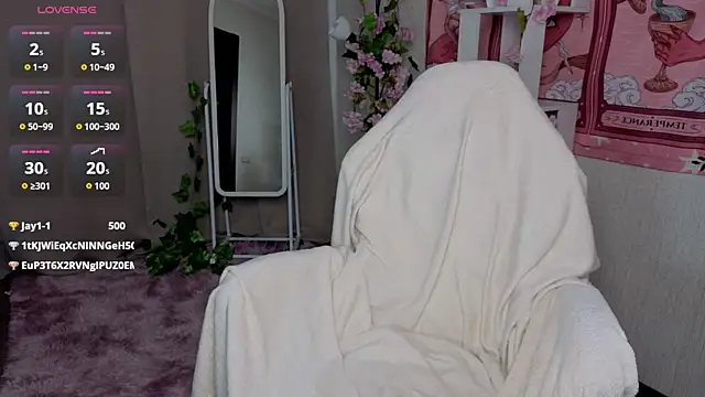 Snapshot of Sparky_fox chatting on July 28, 11:59 pm Sparky fox online show from July 28, 11:59 pm