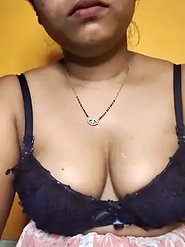 hotmiki online show from April 6, 10:55 pm