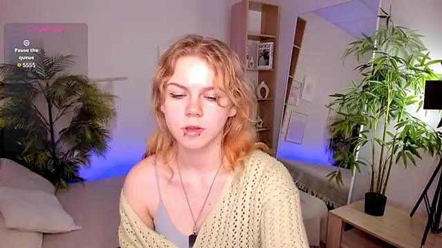 ElizabethVane online show from May 13, 5:25 am