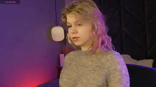 ElizabethVane online show from April 22, 5:47 am