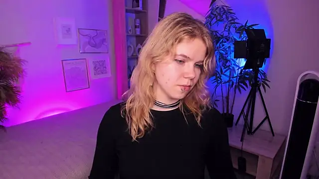 ElizabethVane online show from May 17, 5:24 pm