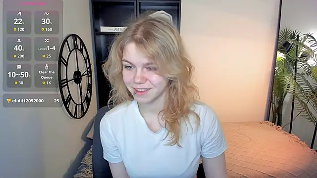 ElizabethVane online show from June 5, 5:23 am