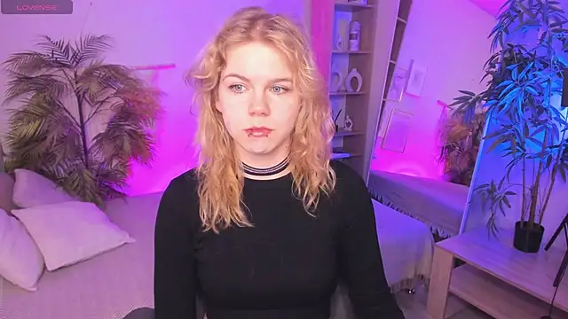 ElizabethVane online show from May 16, 5:28 am