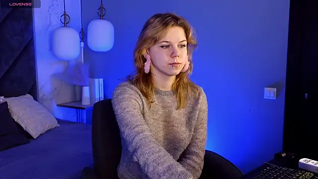 ElizabethVane online show from March 31, 5:42 am