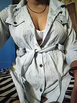 Snapshot of Shalini_08 chatting on May 14, 3:36 am Shalini 08 online show from May 14, 3:36 am