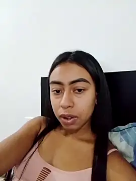 SkinnyLindah online show from March 18, 5:25 pm