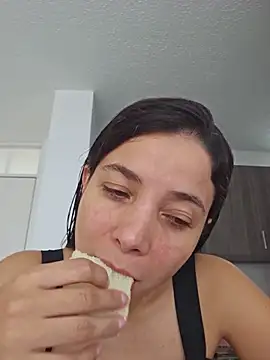 Snapshot of miaeyex chatting on June 4, 12:10 pm miaeyex online show from June 4, 12:10 pm