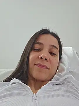 Snapshot of miaeyex chatting on June 18, 2:11 pm miaeyex online show from June 18, 2:11 pm