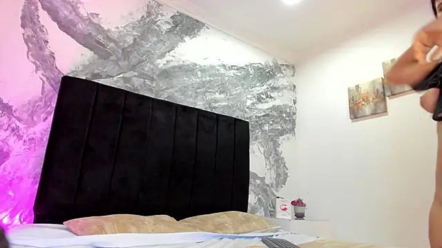 AlondraSoomer online show from May 24, 4:23 am