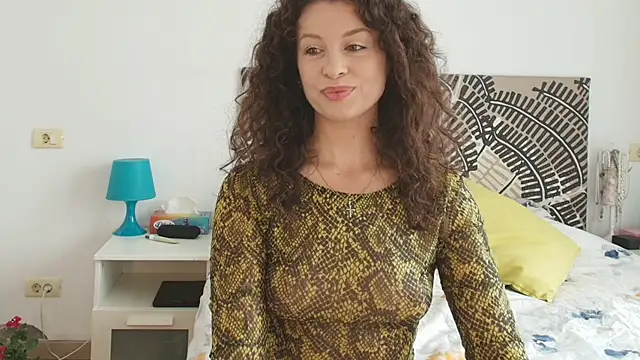 Snapshot of IreneBlue_ chatting on May 21, 7:39 am IreneBlue online show from May 21, 7:39 am