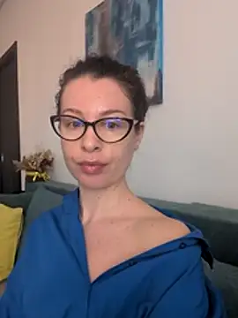 IreneBlue  online show from April 5, 7:04 am